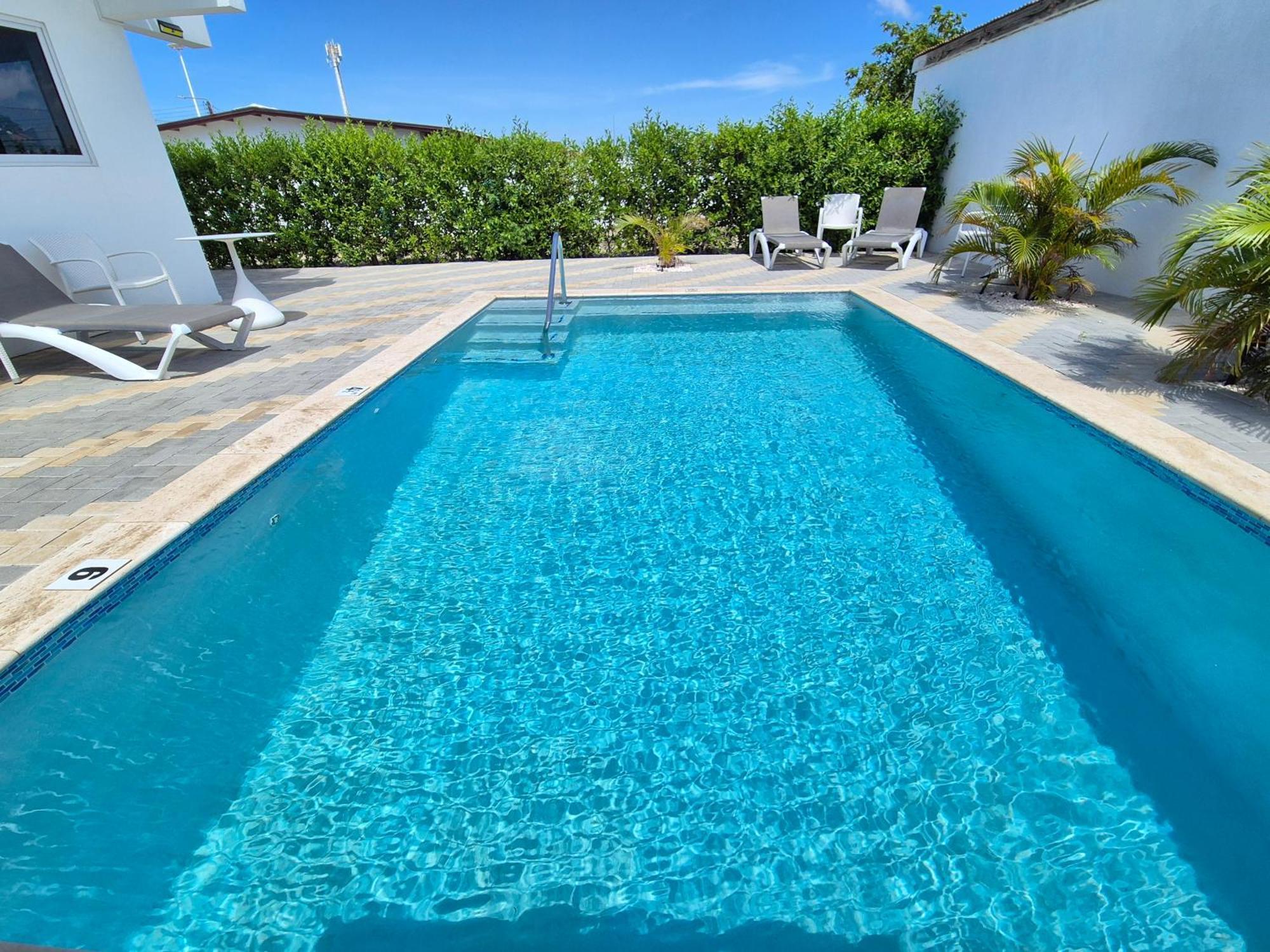 Ocean Breeze Apartments In Aruba Oranjestad Eksteriør bilde